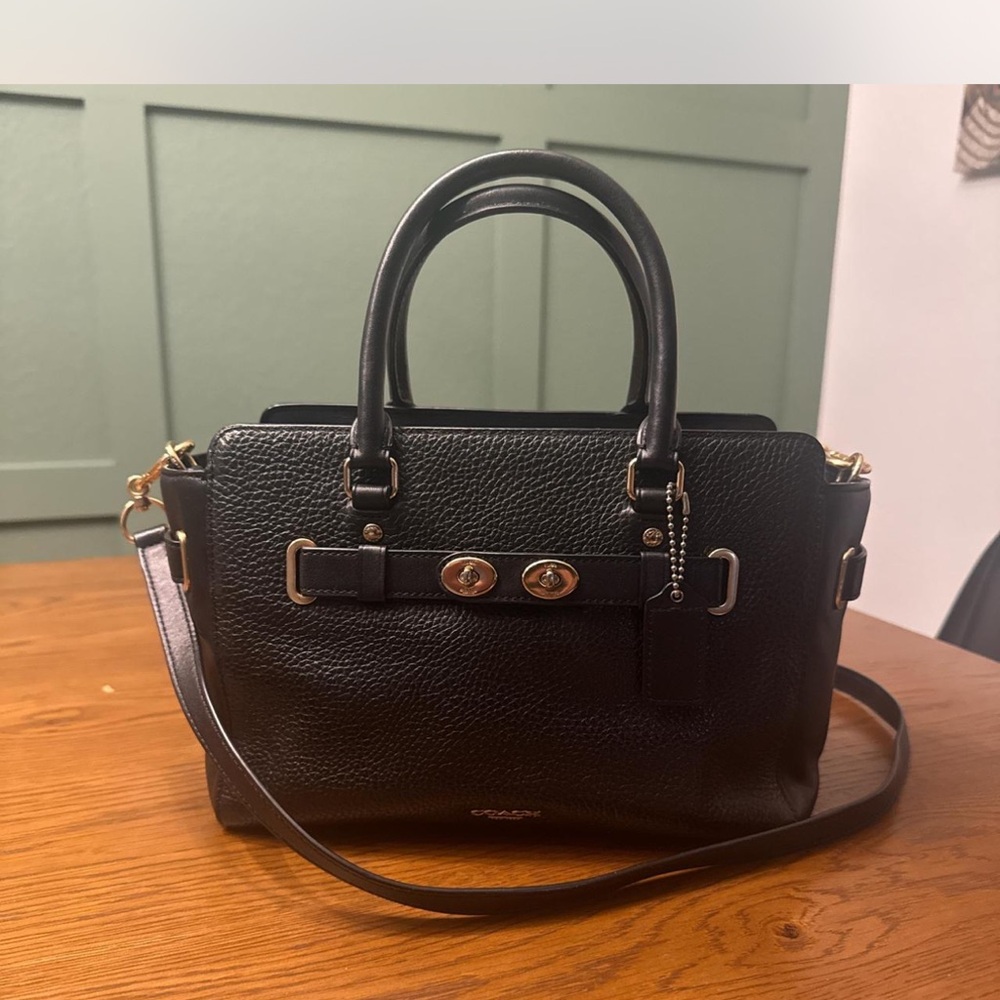 Coach Black Leather Swagger Handbag